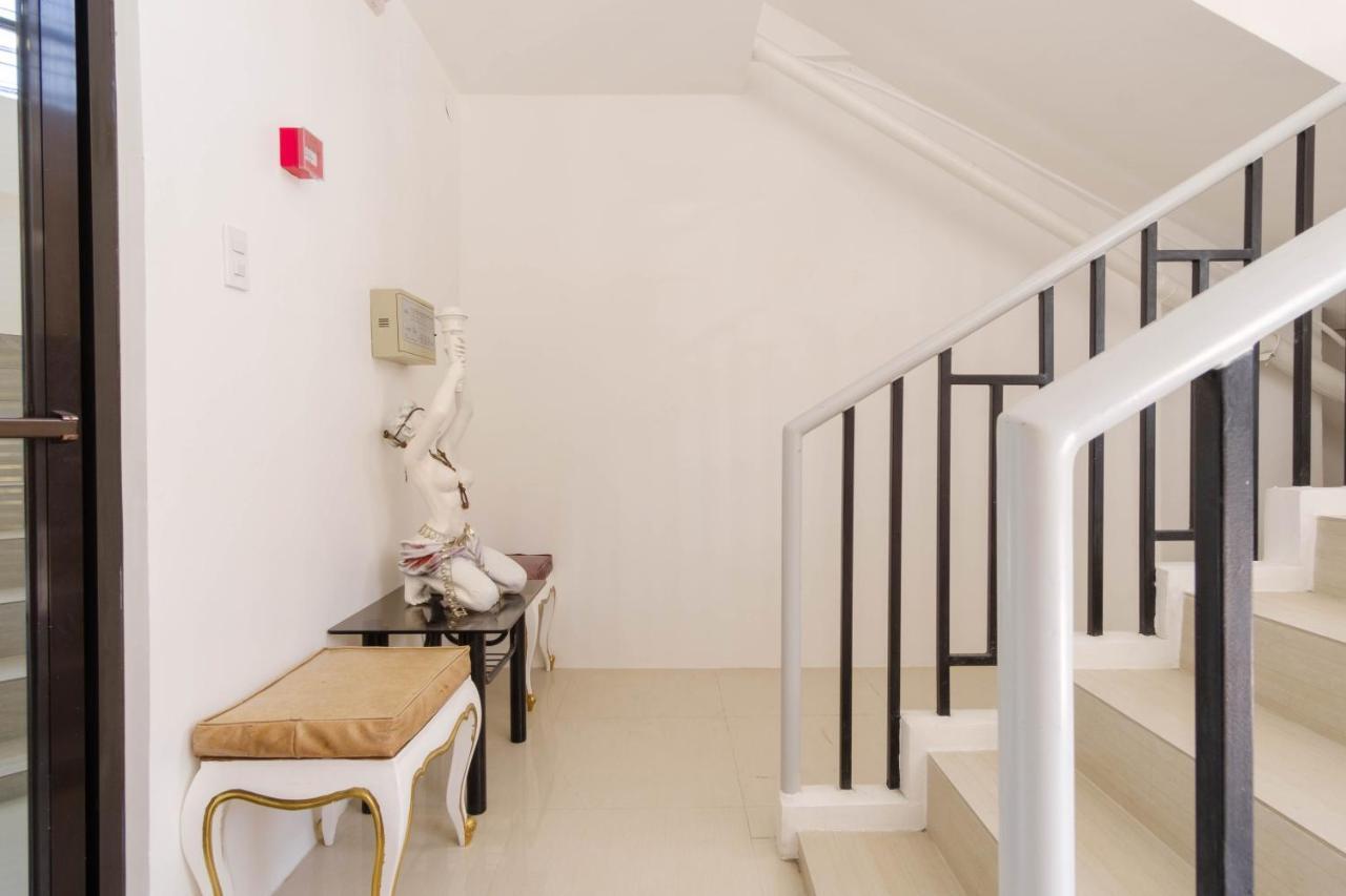Reddoorz Near Sm Bicutan Hotel Paranaque City Exterior photo